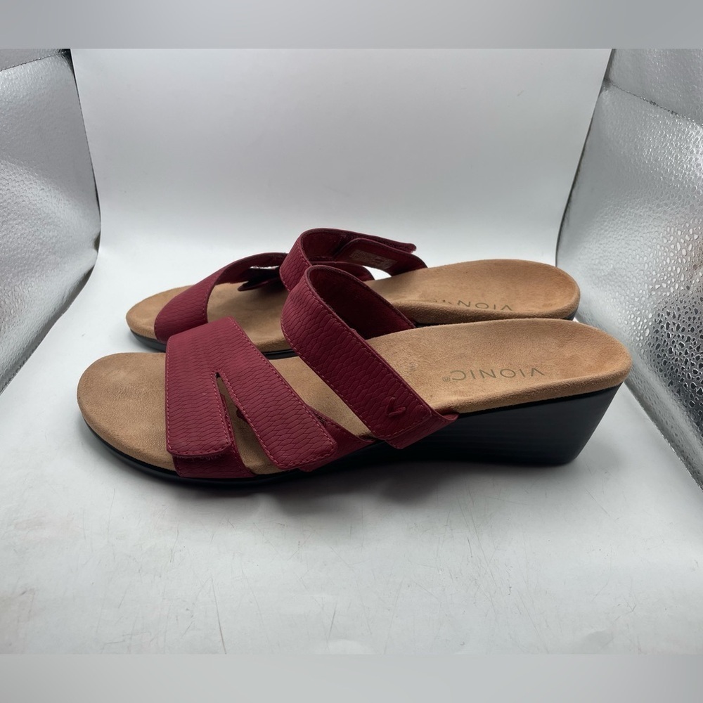 Vionic Deana Red leather Wedge Sandals with Suede Straps size 9.5